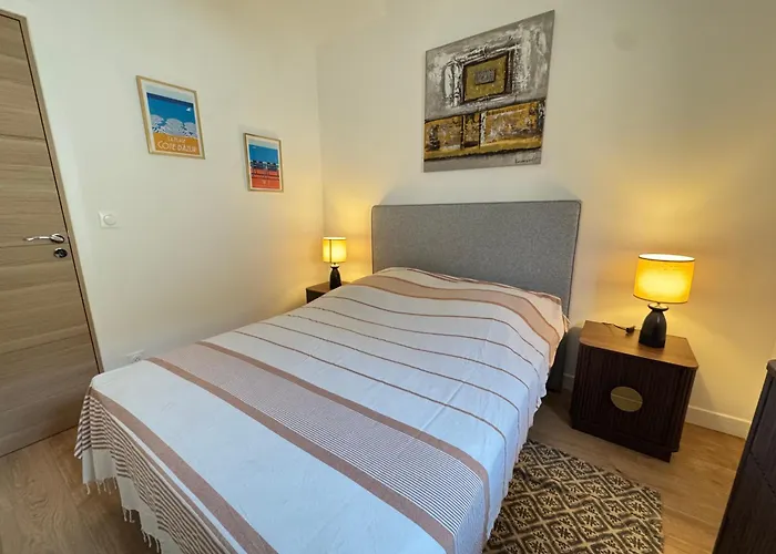 Rouguiere * カンヌ