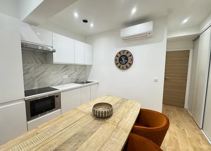 Rouguiere * カンヌ